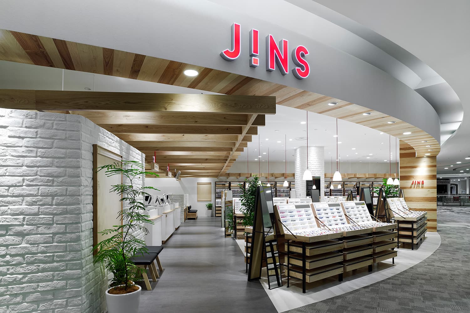 JINS イオンモール成田店
